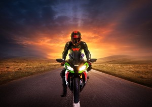 Motorrad vor Sonnenuntergang           